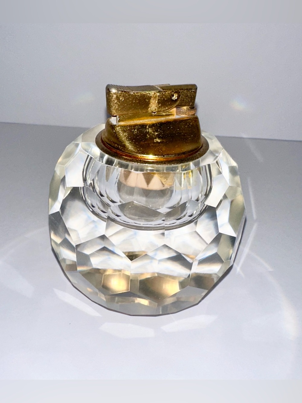 Beautiful Vintage Hollywood Regency Faceted Crystal Ball Table Lighte
